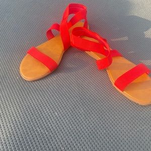 Forever Red Flat Open Toe Sandals with Cross Elastic Straps - size 10